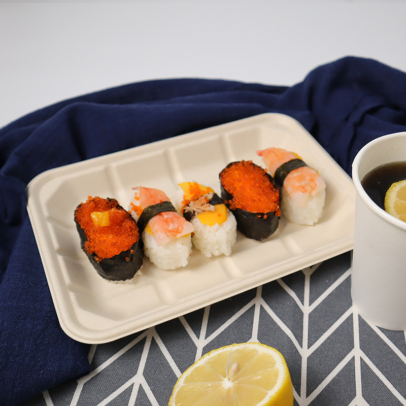 Multiple sizes of fresh food trays (white)