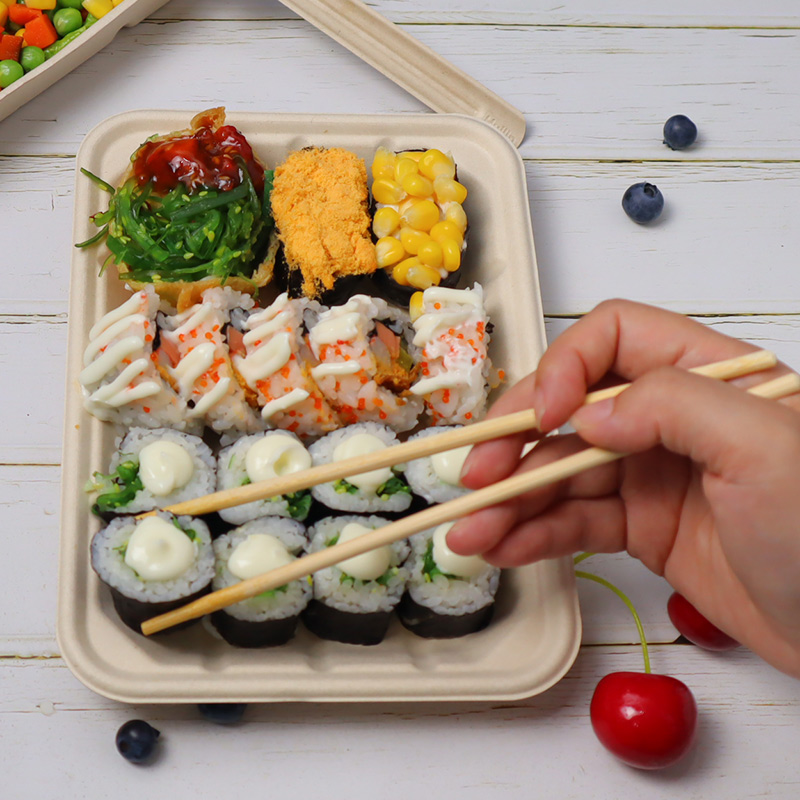 Multiple sizes of fresh food trays (white)